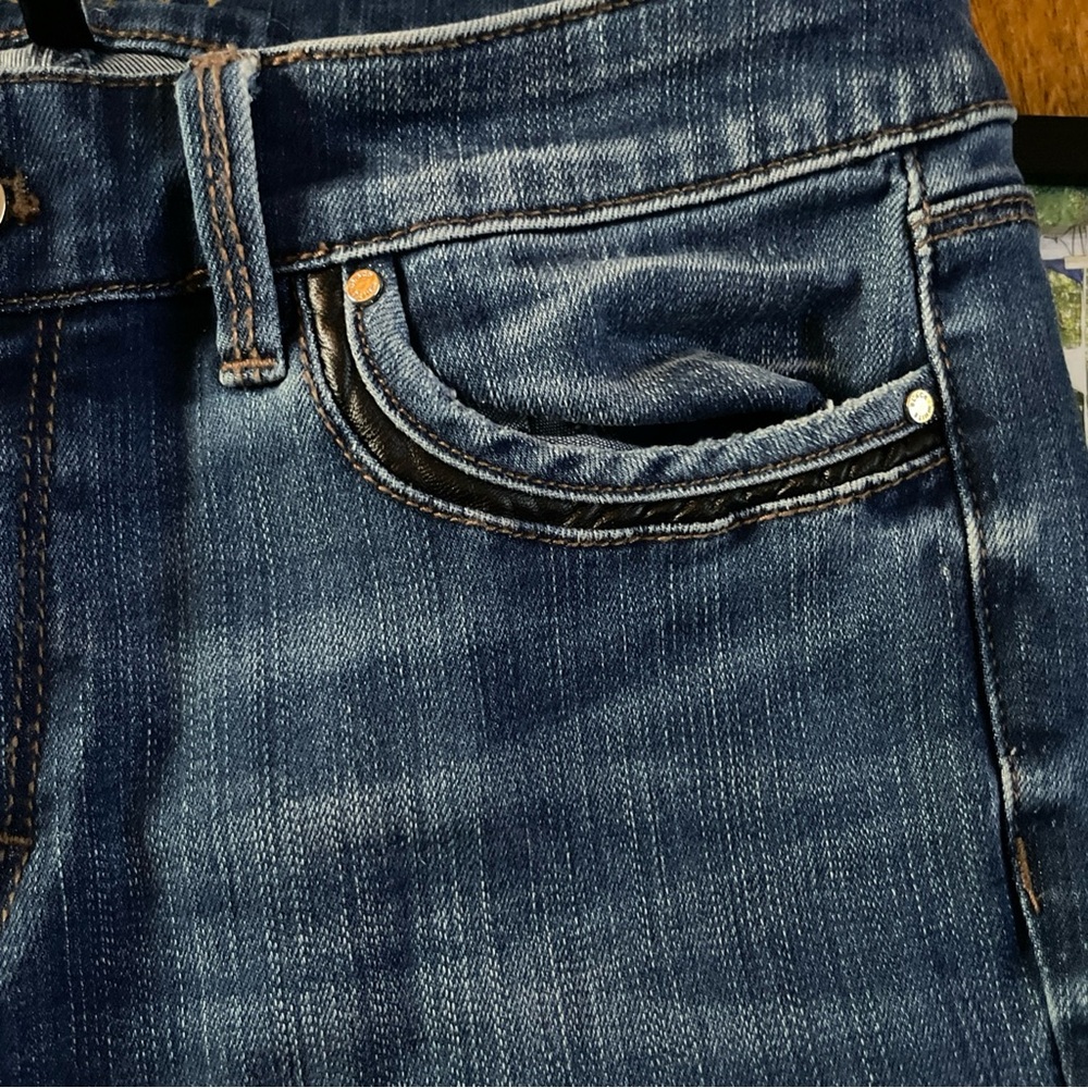 White House Black Market The Skinny jeans size 8P Medium Blue Zipped Ankles - Picture 4 of 13